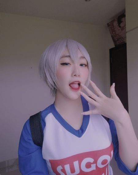 小腹痛下面一直流的原因_十万网红美女美酱