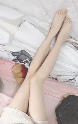 王雨纯脱得连奶罩都不剩_BDHD高清在线观看